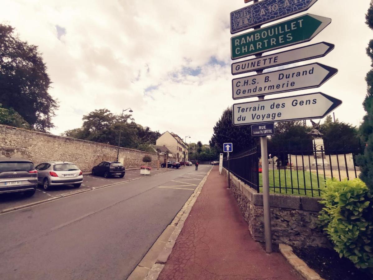 Bel Appartement Prés de la gare RER C -REFAIT A NEUF -spacieux 4 pièces Étampes Extérieur photo