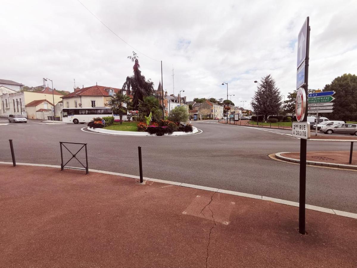 Bel Appartement Prés de la gare RER C -REFAIT A NEUF -spacieux 4 pièces Étampes Extérieur photo